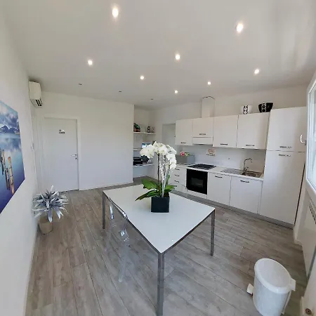 La Brise مارينا دي بييتراسانْت