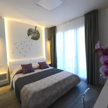بيت ضيافة La Brise مارينا دي بييتراسانْت