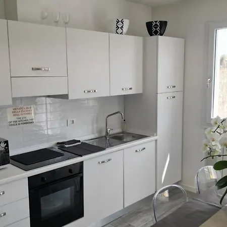 بيت ضيافة La Brise مارينا دي بييتراسانْت