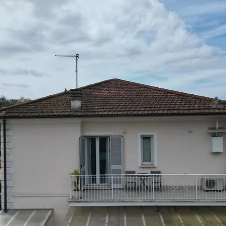 La Brise بيت ضيافة مارينا دي بييتراسانْت