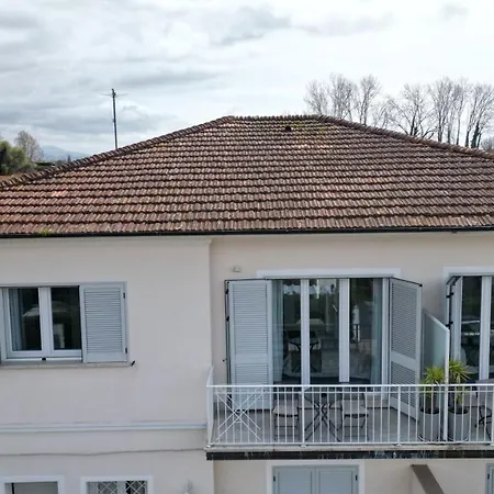 بيت ضيافة La Brise مارينا دي بييتراسانْت